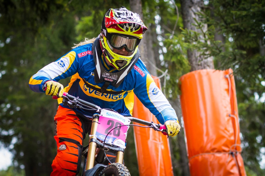 ENESTE: Josefine Björkman var alene om å forsvare de blågules ære i løypa på Hafjell. Björkman ble nummer 19. (foto: Snorre Veggan) utforVM-7828a