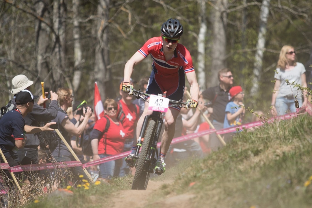 Martin Siggerud ligger på førsteplass i Norgescupen så langt, men må regne med pes fra klubbkompis Tobias Johannessen. Foto: Bengt Ove Sannes Martin Siggerud - XCO jr - Bengt Ove Sannes 1400x933