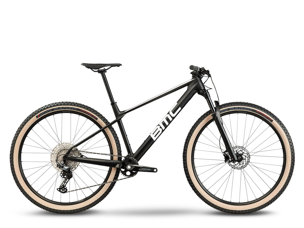 RIMELIGSTE I KARBON: TwoStroke 01 Four er den rimeligste modellen med karbonramme. BMC TwoStroke
