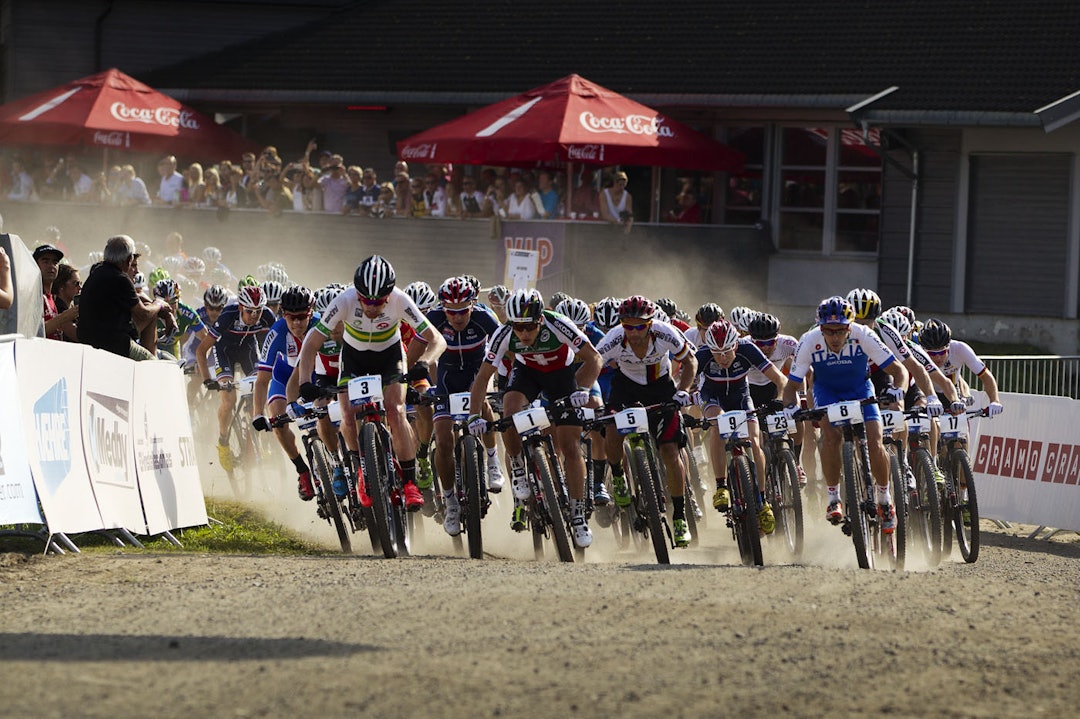 FULL FRES: Det spares ikke på kruttet i mennenes fellesstart. (foto: Kristoffer H. Kippernes) _KHK8007