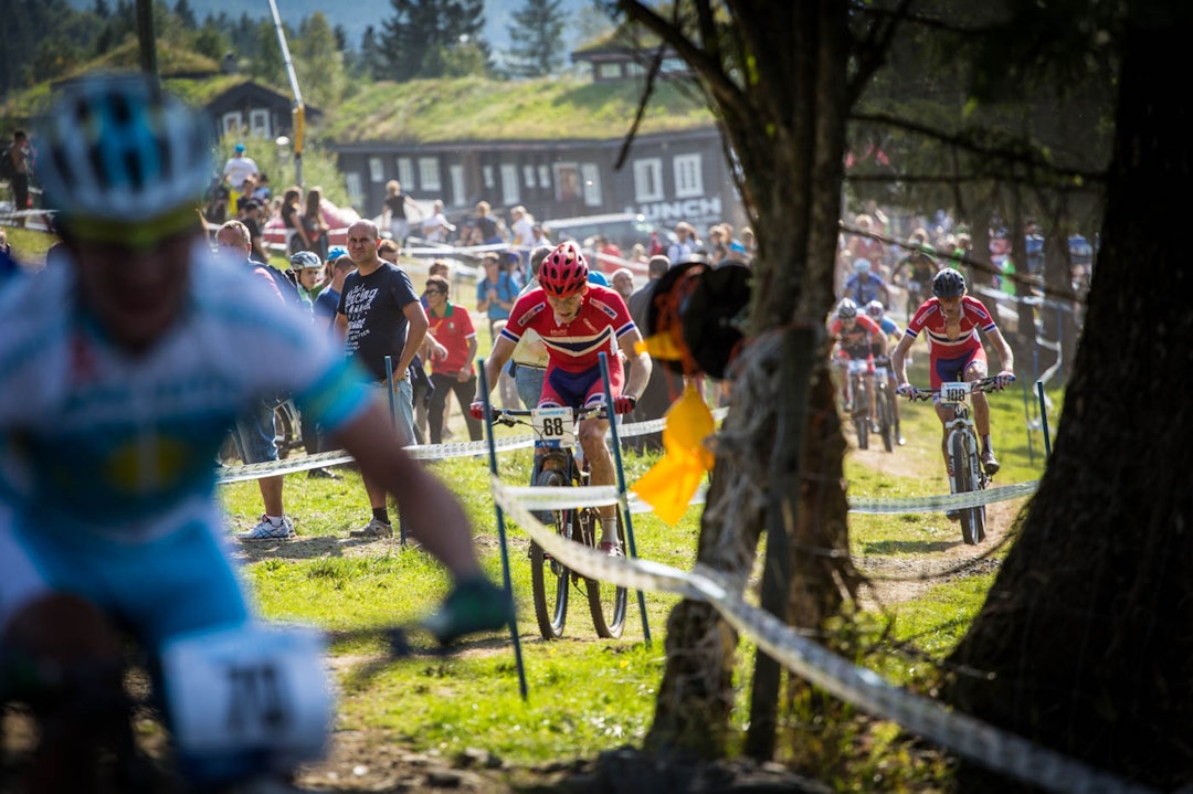 TATT IGJEN: Her er Ole Christian Fagerli i ferd med å ta igjen Ola Kjøren. (foto: Snorre Veggan) terrengVM-3801a