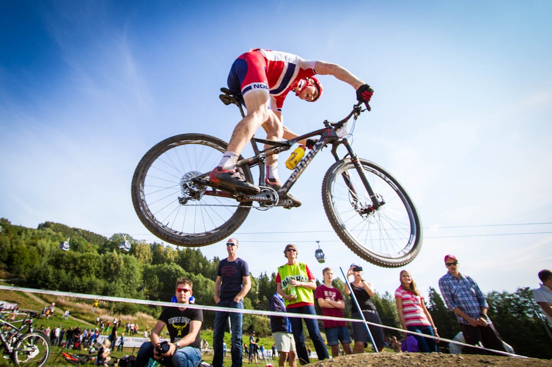 UNNSKYLD: På sin Facebookside skrev Ola Kjøren dette etter rittet: - Takk for all heiing i dag, og beklager den dårlige syklingen! Flaut å ha årets verste dag i VM på hjemmebane, så da ble det en kjedelig dag i en morsom løype. (foto: Snorre Veggan) terrengVM-7610a