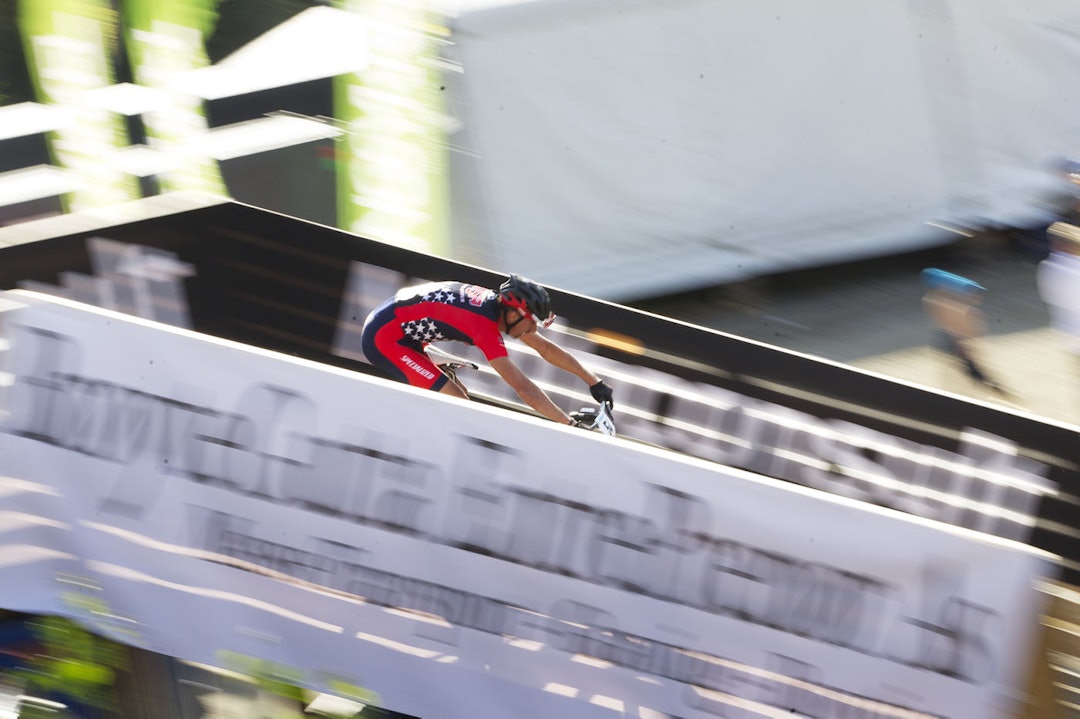 VETERAN: Todd Wells fra USA har vært med i gamet lenge, og postet følgende melding på Twitter etter sprinten: Raced the MTB Team Relay in Vail 2001 battling legend Thomas Frischknect, today I raced w/ his U23 son Andri. #CantStop (foto: Kristoffer H. Kippernes) _KHK8349