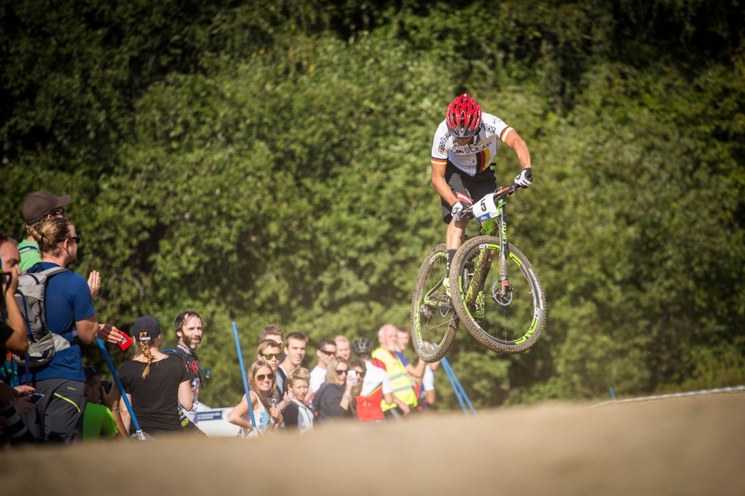 LEKEN: Tyskeren Manuel Fumic leker seg på BMX-hoppene. (foto: Snorre Veggan) terrengVM-3870a