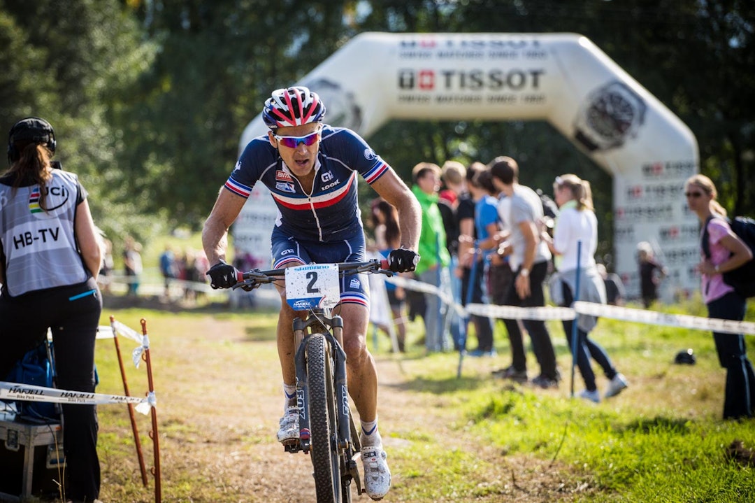 GULL I SIKTE: Selv med mange høydemetre igjen, så har nok Absalon her skjønt at det går mot gull. Ihvertfall hvis han holder seg unna uhell på avslutningen. (foto: Snorre Veggan) terrengVM-3965a