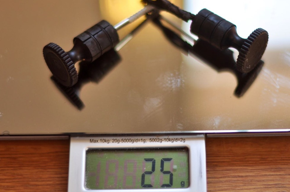 LAV VEKT: 25 gram ekstra på sykkelen er det verdt for å føle seg trygg på at man kommer hjem/i mål. LAV VEKT: 25 gram ekstra på sykkelen er det verdt for å føle seg trygg på at man kommer hjem/i mål.