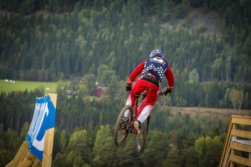 GWINNER TAKES IT ALL: Aaron Gwin syklet sakte i gjenomkjøringen. Han har garantert mer inne. gwinner