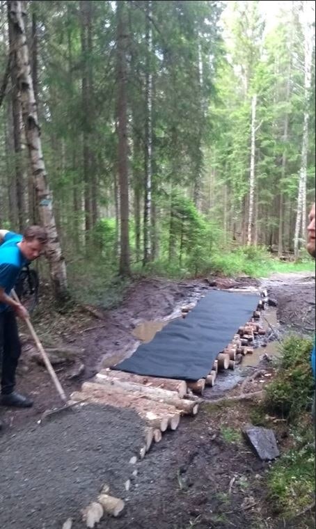 ETTER: Samme konsept gjøres her som ved forrige gjørmehull. stibygging i Oslo