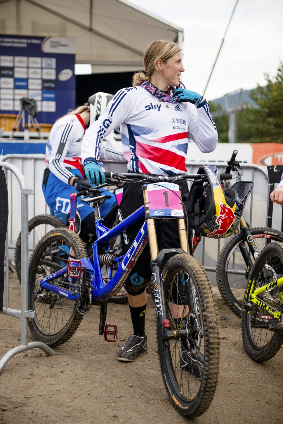 RASKEST: Rachel Atherton satte den raskeste tiden under dagens prøveomgang. Forsvarer hun VM-gullet fra i fjor i morgen? Foto: Martin I Dalen RASKEST: Rachel Atherton satte den raskeste tiden under dagens prøveomgang. Forsvarer hun VM-gullet fra i fjor i morgen? Foto: Martin I Dalen