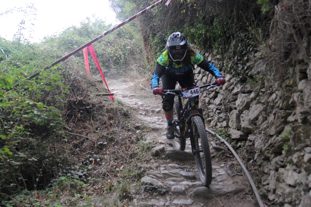 Vera Leivsdottir var med i Enduro World Series for første gang, men er ikke solgt. Foto: Ingeborg Scheve Vera Leivsdottir - Stage 6 - Scheve - 1400x933