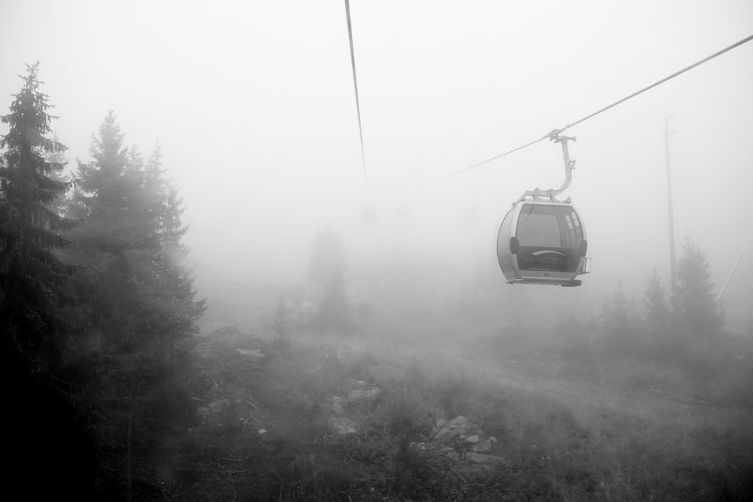 DÅRLIG SIKT: Trolske forhold på heisen opp. (Foto: Martin I.Dalen) 2_MID1464
