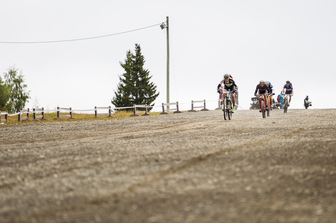 FØRST: Jan Olav Beitmyren var først inn i den uberørte Ballettbakken, som for anledningen var jevn som et stuegulv (foto: Snorre Veggan) birken2014-0699a