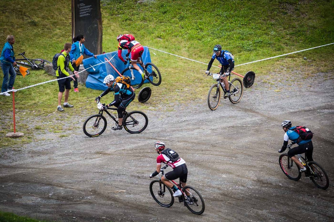 FOR SEN: Noen startet bremsingen altfor seint. Eller hadde de bremser i det hele tatt (foto: Snorre Veggan)? birken2014-0802a