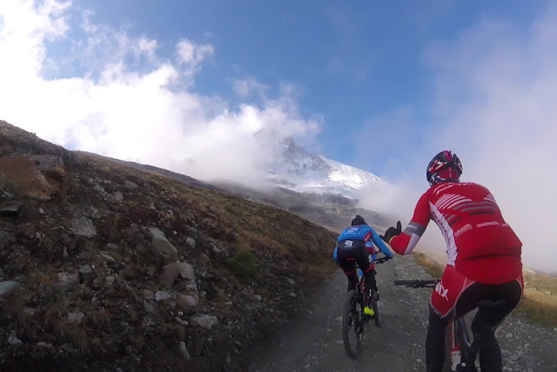 Høydemeterne sto i kø i seks dager til ende. Foto: Ole Hem Swiss Epic - Stage 6 2017 - Ole Hem 800x550