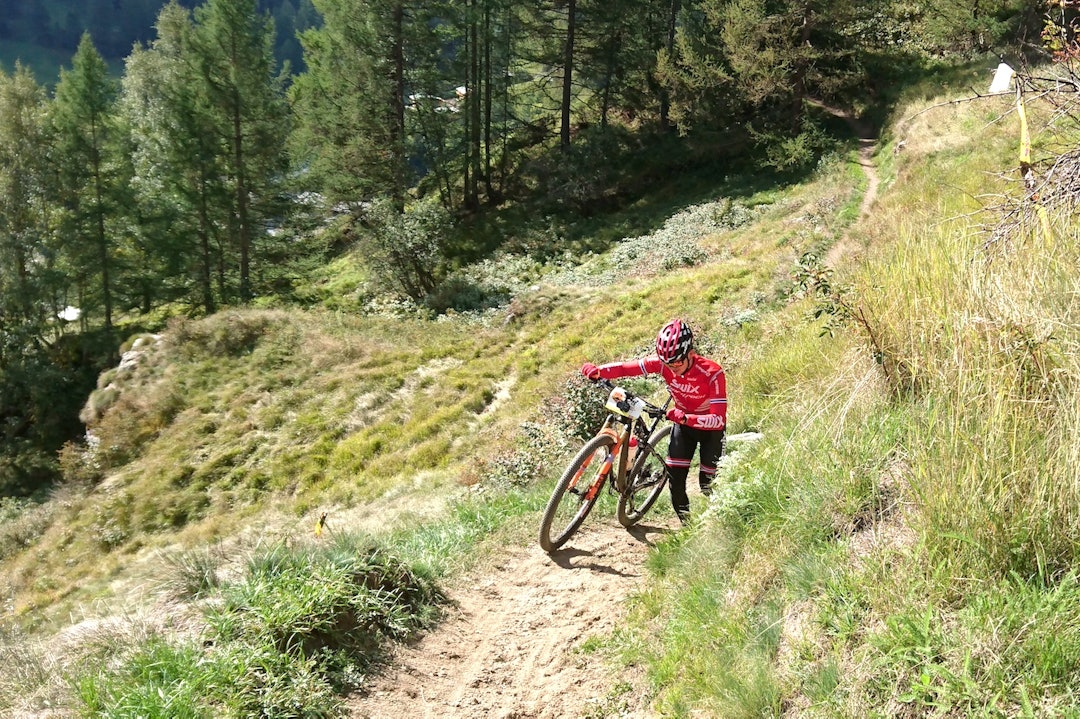 Fredrik Haraldseth måtte grave dypt i motbakkene på siste etappe i Swiss Epic. Foto: Ole Hem Fredrik Haraldseth Swiss Epic 2017 Stage 6 - Ole Hem 1400x933