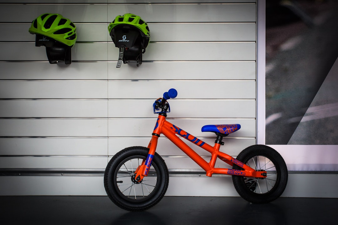 FOR DE SMÅ: Også de aller minste kunne finne noe å bruke penger på eller sette på ønskelisten (foto: Snorre Veggan). birken2014-1234a