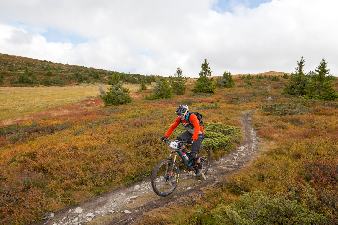 Espen Johnsen tok seieren i herreklassen, men hadde allerede vunnet sammenlagt før Hafjell Enduro. Espen Johnsen - Hafjell Enduro 2017 - Sylvain Cavatz 1400x933
