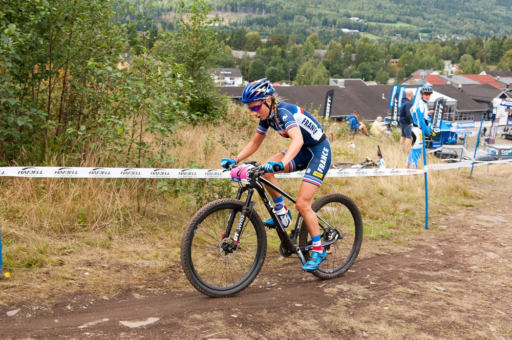 UHELDIG: Pauline Ferrand Prevot røk kjedet på tredje av fem runder og måtte ta til takke med 8. plass. Foto: Øyvind Aas UHELDIG: Pauline Ferrand Prevot røk kjedet på tredje av fem runder og måtte ta til takke med 8. plass. Foto: Øyvind Aas