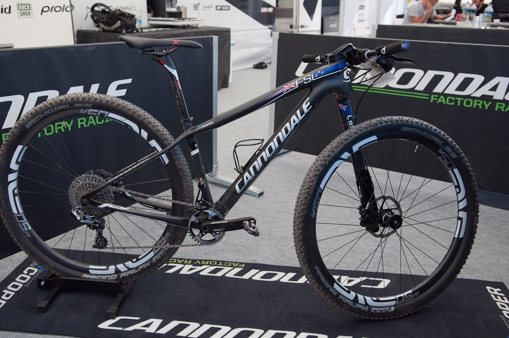 SUPERSYKKEL: Cannondales nye F-Si er siste generasjon halvdempere med egenskaper vi ikke fant på slik sykler før. SUPERSYKKEL: Cannondales nye F-Si er siste generasjon halvdempere med egenskaper vi ikke fant på slik sykler før.