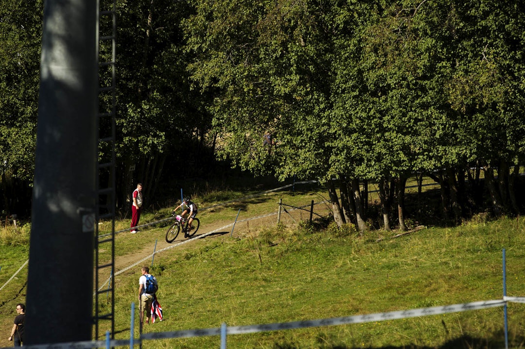 GLISSENT: Det er nok lørdag og søndag som vil trekke mest tilskuere. Langs løypa i dag var det relativt lite folk. (foto: Kristoffer H. Kippernes) _KHK5433