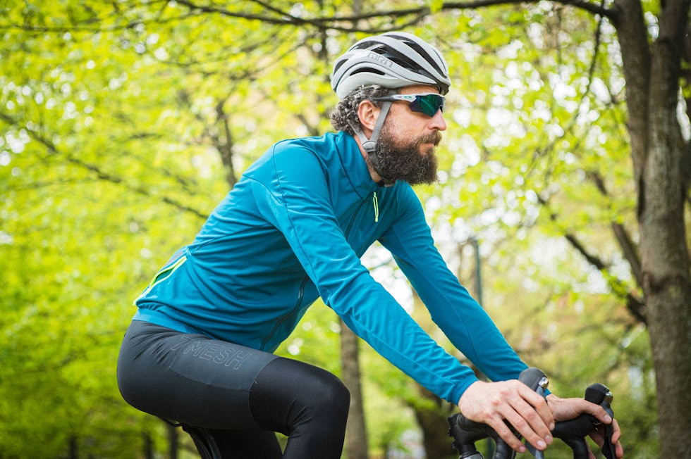 JAKKETRØYE: 7Mesh Synergy Jersey er et sjeldent plagg - noe vi mener det absolutt ikke burde være. Foto: Kristoffer Kippernes. 7mesh synergy jersey