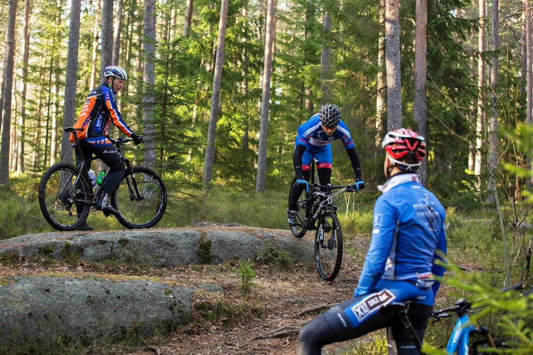 Lars Erik Johannessen (midten) under trening sammen med Team Terrengsykkel. Foto: Kristoffer Kippernes Lars Erik Johannessen - Kristoffer Kippernes