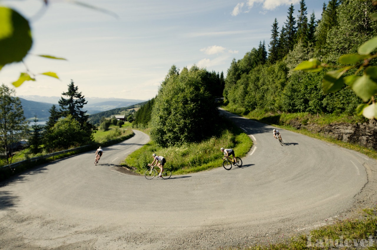 TURER SOM DETTE: Bli med på Samling 2016, og du kan boltre deg i slikt terreng! Foto: Kristoffer Kippernes TURER SOM DETTE: Bli med på Samling 2016, og du kan boltre deg i slikt terreng! Foto: Kristoffer Kippernes