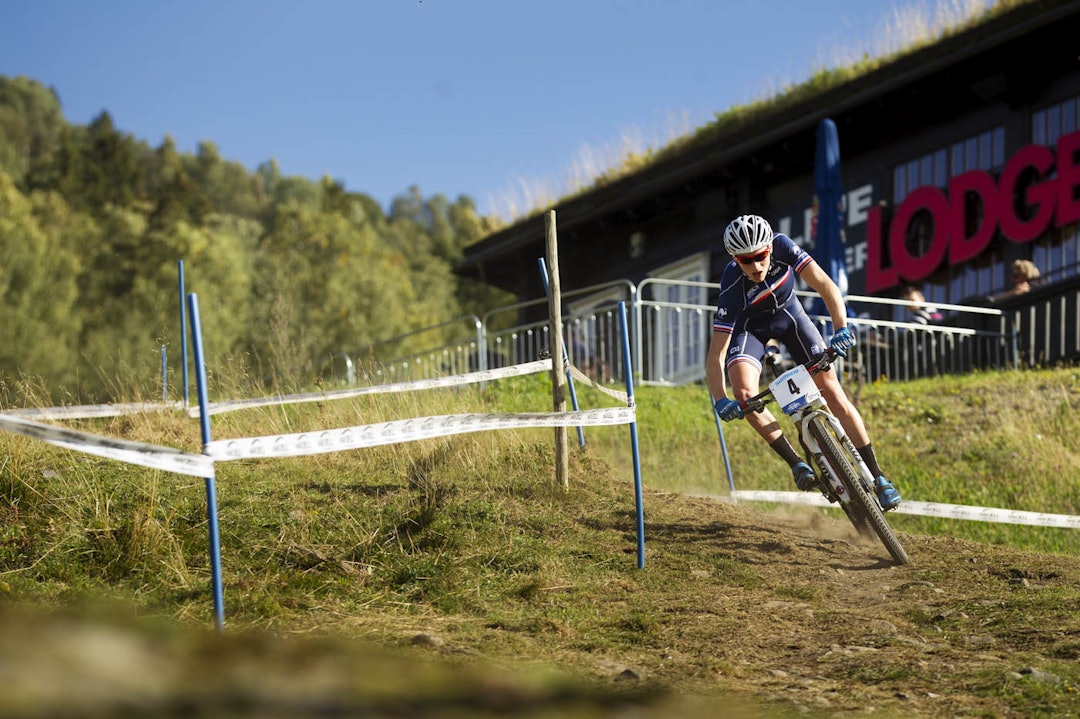 TEKNIKKEN PÅ PLASS: Det franske landslaget utmerket seg, samtlige ryttere kjørte ekstremt godt teknisk, Hugo Pigeon viser korrekt svingteknikk. (foto: Kristoffer H. Kippernes) _KHK5727