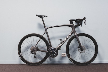 BARE I NORGE: Ridley Fenix SLiC i sølvgrå, eksklusivt i salg hos XXL. Vi har tatt en nøye sjekk på modellen. Foto: Henrik Alpers.  BARE I NORGE: Ridley Fenix SLiC i sølvgrå, eksklusivt i salg hos XXL. Vi har tatt en nøye sjekk på modellen. Foto: Henrik Alpers.