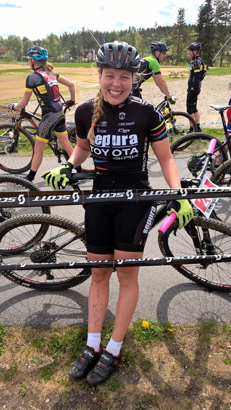 Ingrid Sofie Bøe Jacobsen etter Montebellorittet. Foto: Sepura Toyota racing with Birk Ingrid S B Jacobsen Montebellorittet 2016 - Foto Sepura Toyota racing with Birk