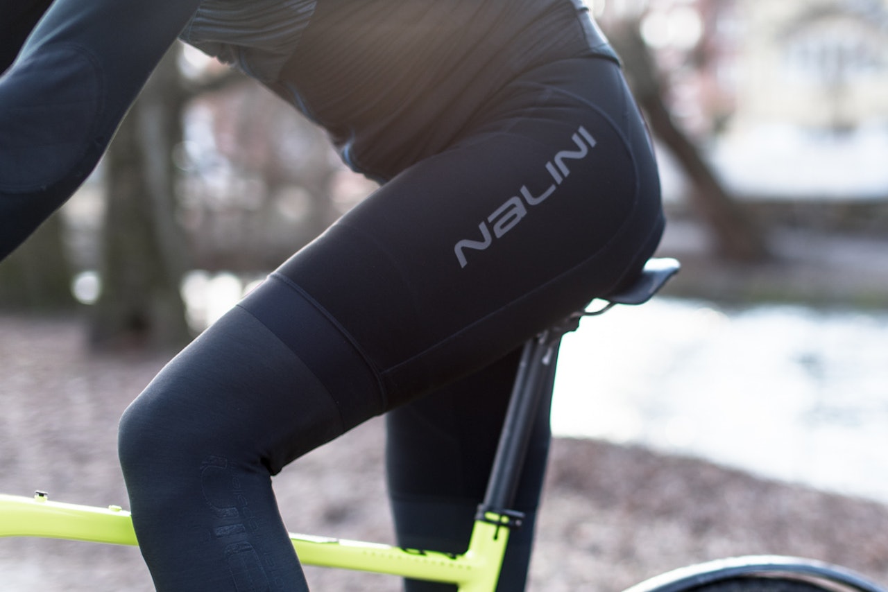GOD OG VARM: Nalini Hot shorts er en oppgradering fra Polaris-shortsen vi testet i fjor. Foto: Henrik Alpers Nalini Hot vinter shorts