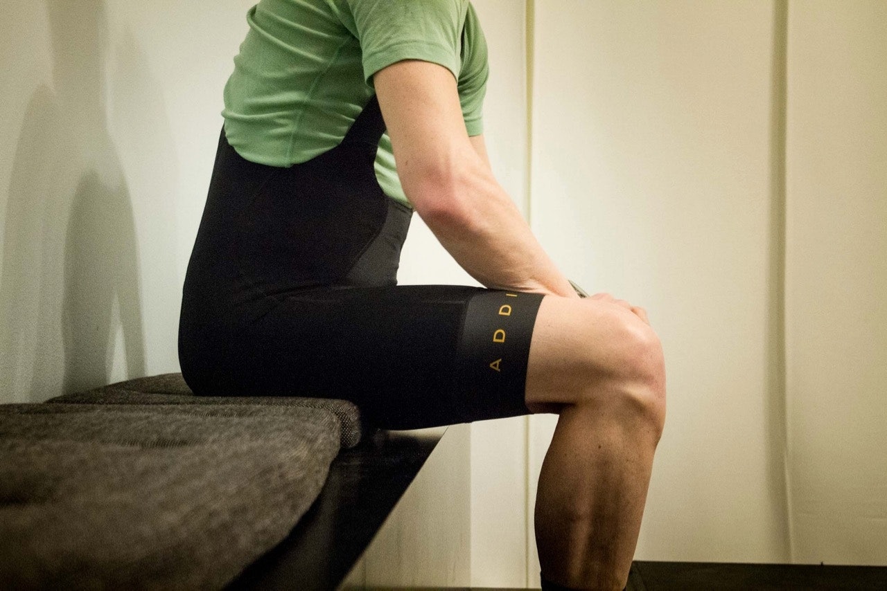 GOD SHORTS: Zu4r Addict Aero Bib shorts er en tynn, lang og stram bib med god passform og komfort. Alle foto: Henrik Alpers/Landevei GOD SHORTS: Zu4r Addict Aero Bib shorts er en tynn, lang og stram bib med god passform og komfort. Alle foto: Henrik Alpers/Landevei