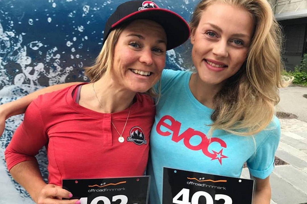 Hildegunn Gjertrud Hovdenak (til venstre) har allerede vunnet Norgescupen sammenlagt, mens Offroad Finnmark-makker Rakel Birkeli fra Team Terrengsykkel ligger på andreplass. Foto: Offroad Finnmark Hildegunn Gjertrud Hovdenak - Rakel Birkeli - OF300 2017 - foto Arrangøren 1400x933