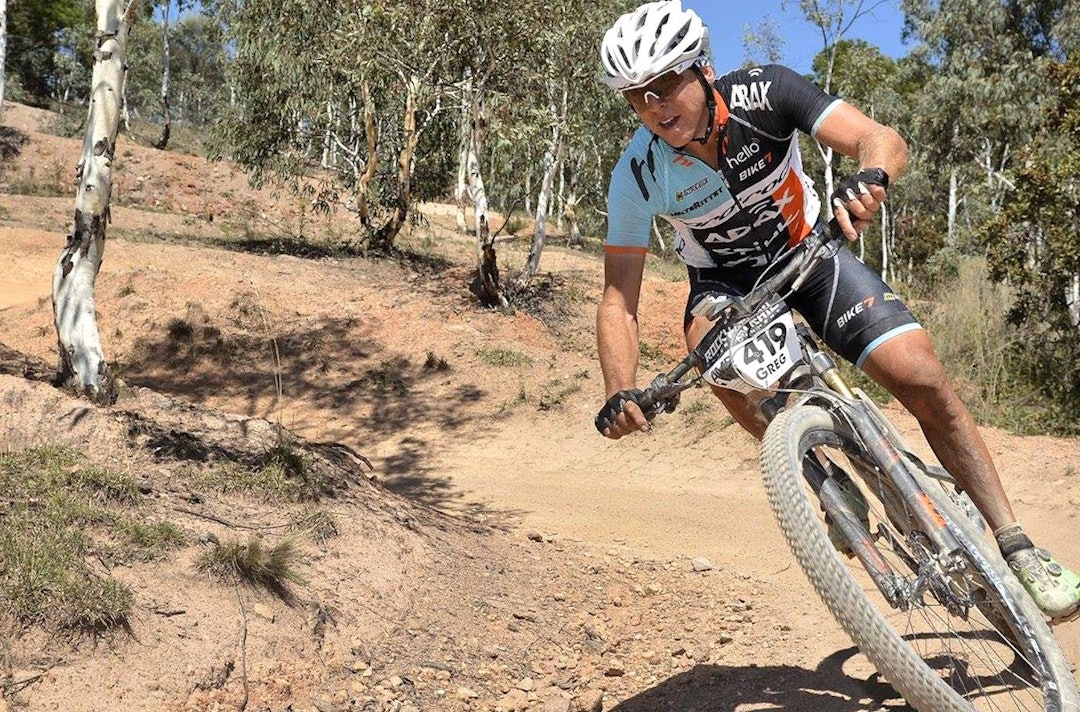 Greg Saw fikk kjørt seg i den australske cupen i vinter. Foto: Privat Greg Saw Down Under Winter 2016 single track - Privat 1400x924