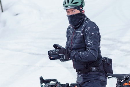 KLAR FOR KULDA? Norsk vinter er like mye snø, som det er regn og sludd. Hva slags hansker skal jeg velge? Foto: Marcel Battle.