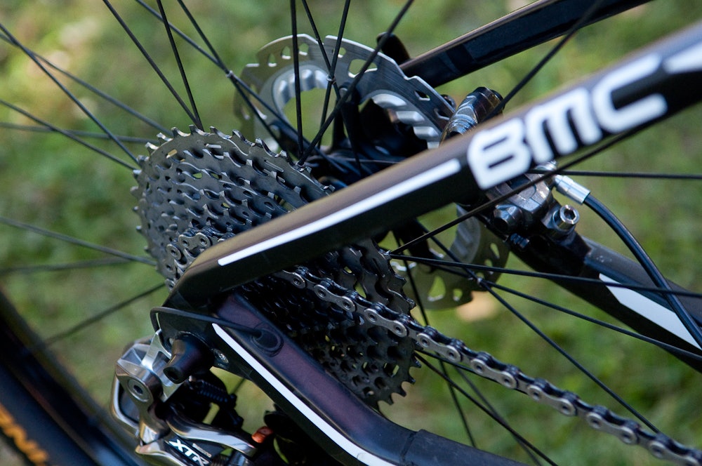 VANLIG: Til sammenlignen har den vanlige halvdemperen fra BMC, her Absalons, setestag med lik tykkelse hele veien. VANLIG: Til sammenlignen har den vanlige halvdemperen fra BMC, her Absalons, setestag med lik tykkelse hele veien.