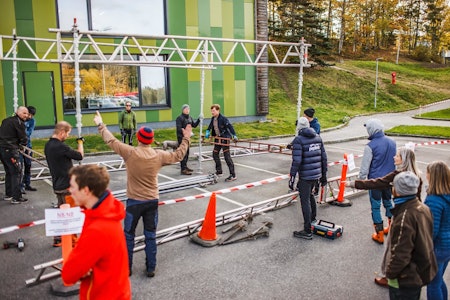 RIGGEJOBB: Arrangøren av Studentcross kan friste med en diger trapp og bro for de som stiller til start i Halden. Foto: Tage Solberg. Studentcross