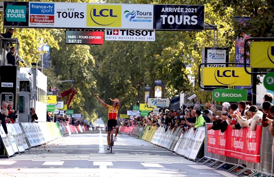 Jonas Iversby Hvideberg vinner Paris-Tours Espoirs. Foto: Paris-Tours jonas iversby hvideberg