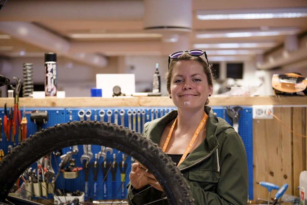 TILBAKE: Helene er klar for helga, til tross for en kraftig smell i Expressen sist helg! (foto: Martin I. Dalen) _MID0266