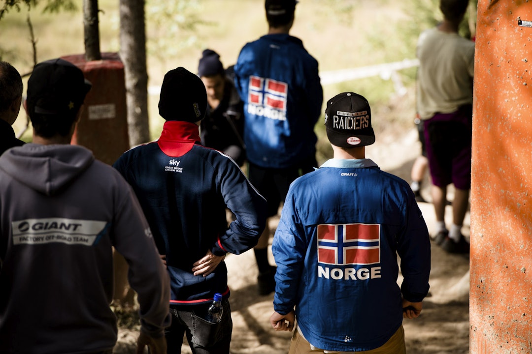 NASJONSKAMP: Danny Hart og Terje Nylende ser på spor! Skal tru hvem som velger det beste her? (foto: Martin I. Dalen) _MID0333