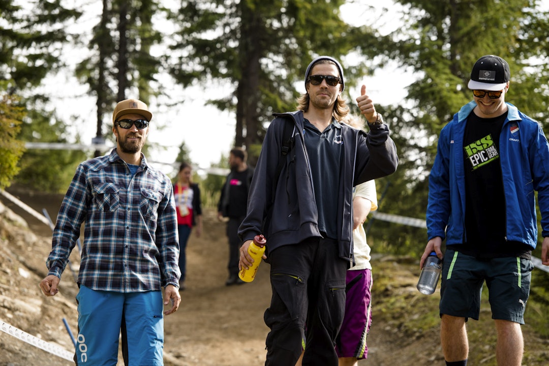 TRENER MED ERFARING: Matti Lehikoinen har trua! Her med tidligere landslagstrener Bjørn Ballangrud og Isak. (foto: Martin I. Dalen) _MID0348