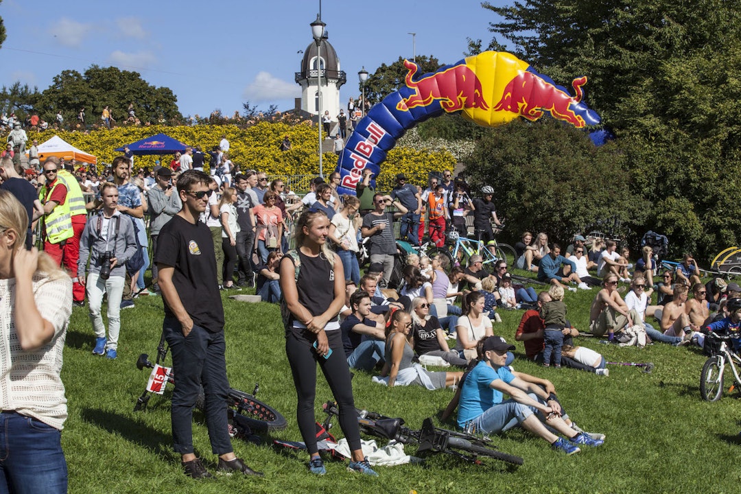Bra med tilskuere Spectators - Red Bull Sladding - Mayhem Media 1400x933