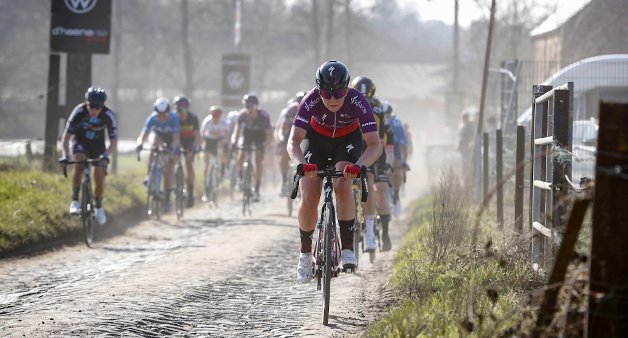 KLART FOR PARIS-ROUBAIX: Endelig skal kvinnene også få sykle Paris-Roubaix. Illustrasjonsbilde fra årets Le Samyn Dames. Foto: Cor Vos
