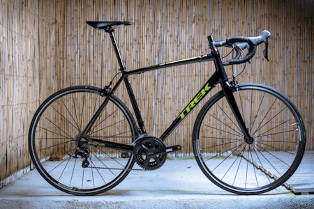 SYNLIG: Trek har valgt friske logoer på en tilsynelatende svart ramme. Foto: Henrik Alpers SYNLIG: Trek har valgt friske logoer på en tilsynelatende svart ramme. Foto: Henrik Alpers