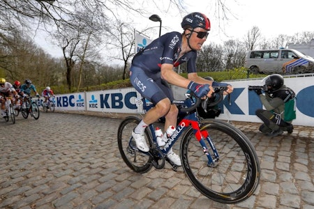 OVERLEGEN: Dylan van Baarle tok en knusende seier i Dwars door Vlaanderen. Foto: Cor Vos.  dylan van baarle