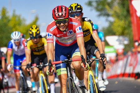 NY DAG I RØDT: Odd Christian Eiking fortsetter som leder av Vuelta a España, etter nok en sterk prestasjon. Foto: Cor Vos