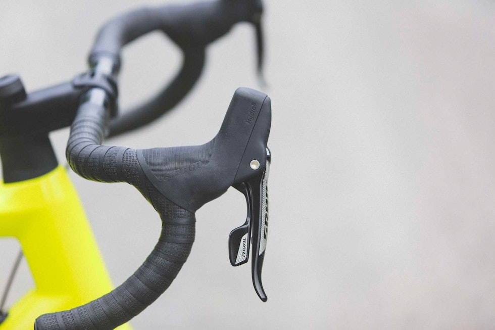 STORE HENDLER: SRAM-hendlene er en del større enn Shimano sine. Noen liker dette. Foto: Kristoffer H. Kippernes BMC URS 01 Three