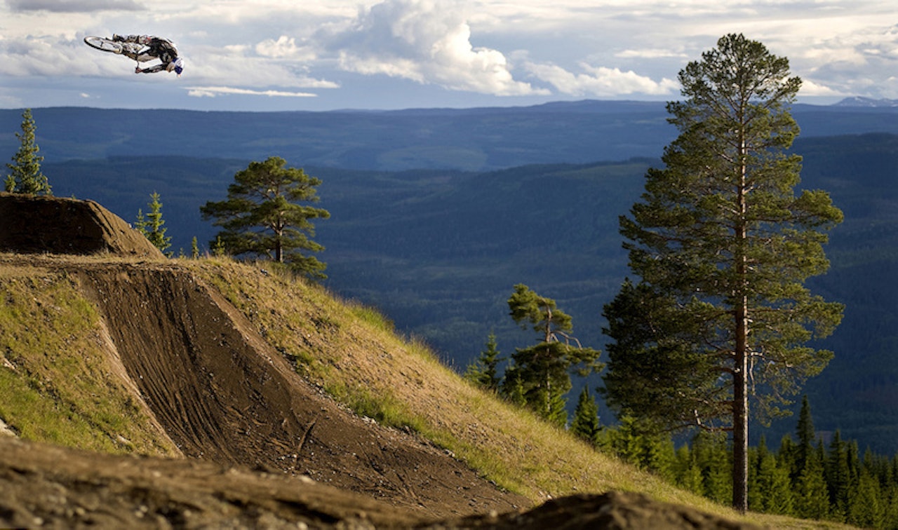 KOMMER TILBAKE HAFJELL: Andreu Lacondeguy er muligens planetens råeste freeridesyklist. 18. juli kommer han og noen av de gærneste kompisene hans til Hafjell for å sykle sammen med deg! Her er spanjolen i aksjon i Hafjell for fire år siden. Foto: Joakim Andreassen KOMMER TILBAKE HAFJELL: Andreu Lacondeguy er muligens planetens råeste freeridesyklist. 18. juli kommer han og noen av de gærneste kompisene hans til Hafjell for å sykle sammen med deg! Her er spanjolen i aksjon i Hafjell for fire år siden. Foto: Joakim Andreassen