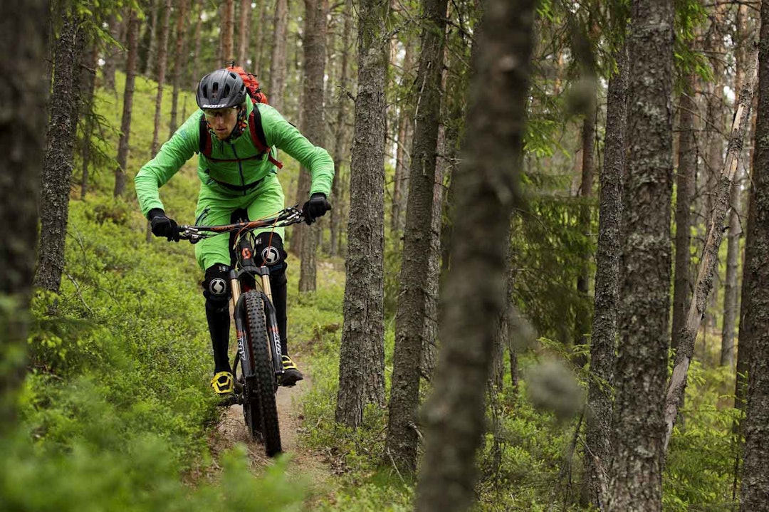 LANGS ELVA: Ole Christian Fagerli gir gass langs Elvestien under Utflukt tidligere i år. (foto: Kristoffer H. Kippernes) _IPP5457