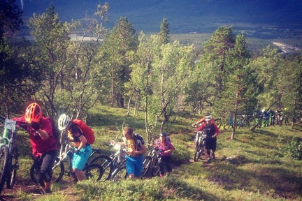 Foto, samuel geisler - Pushbiking i sola for å shoppenedkjøringer søndag Foto, samuel geisler - Pushbiking i sola for å shoppenedkjøringer søndag